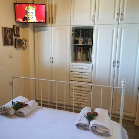 Apartment Dionysias House With A Sea View Veranda Ano Yerakarion